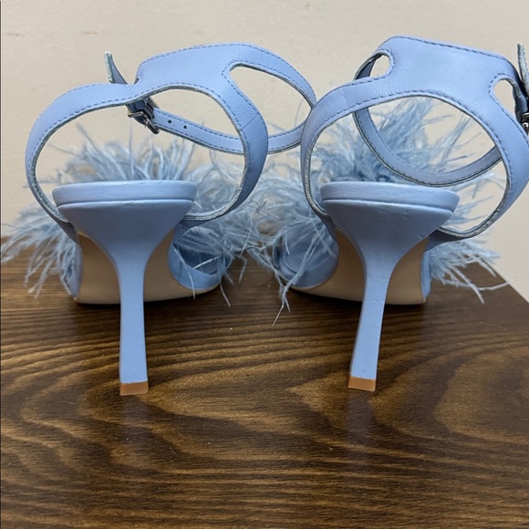 NEW Gianni Bini Neela Feathered Strappy Blue Heels - Picture 7 of 9